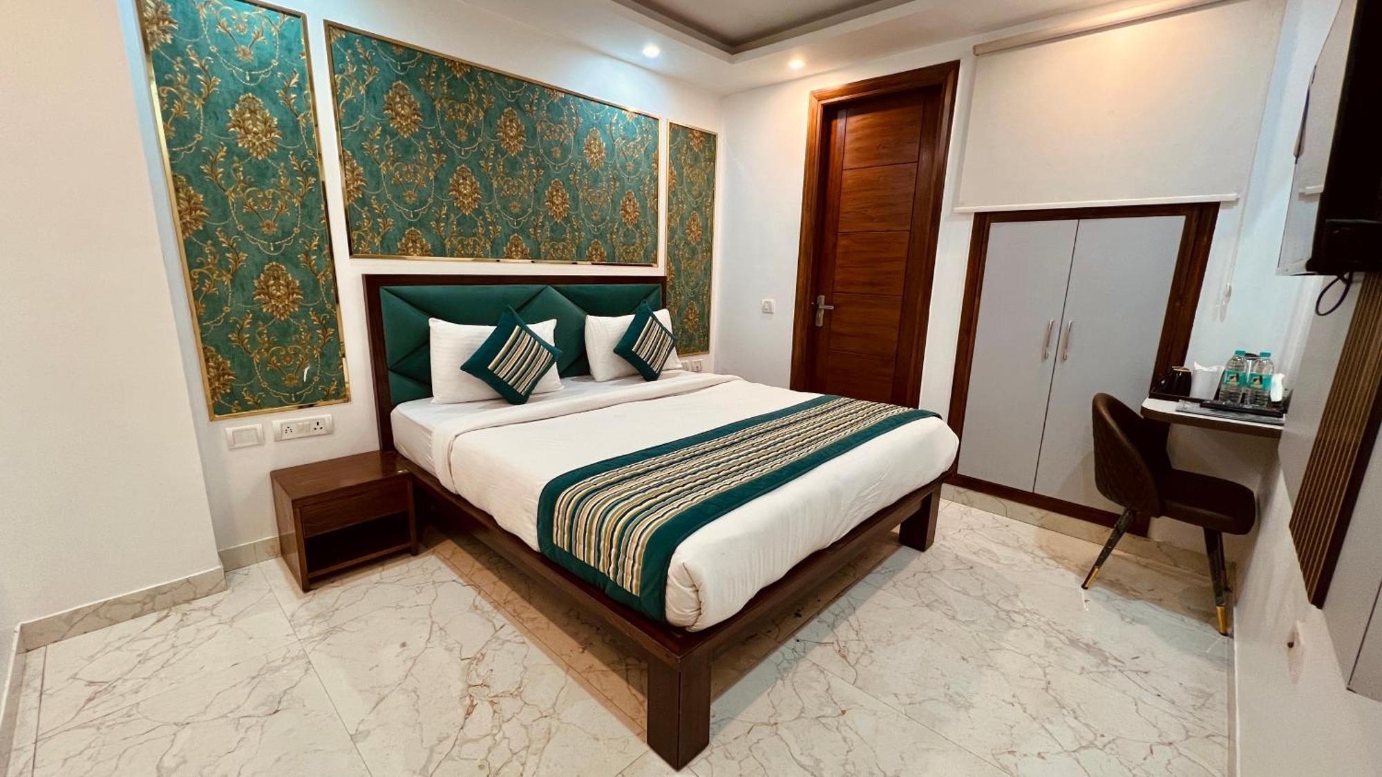 Bed & Breakfast Palm View By Jmd Group New Delhi