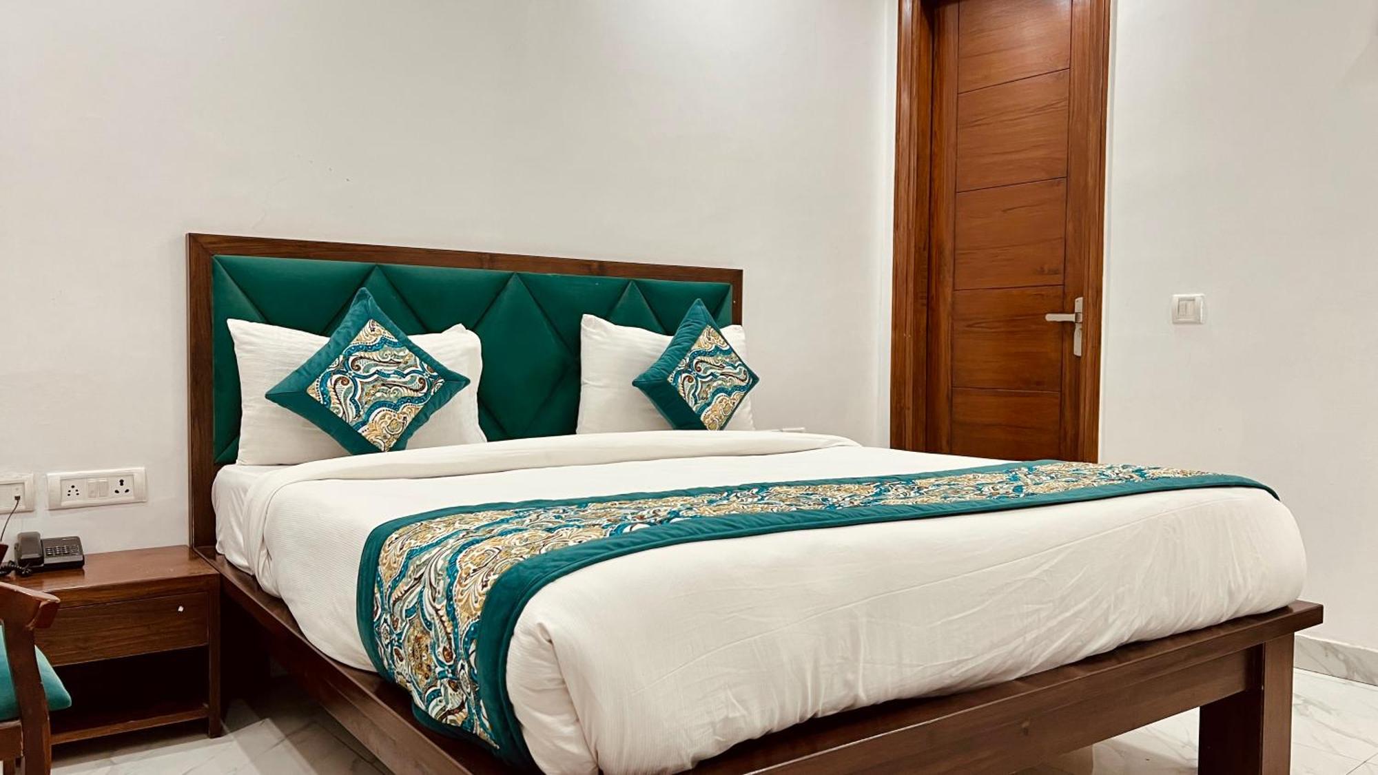 Palm View By Jmd Group Bed & Breakfast New Delhi