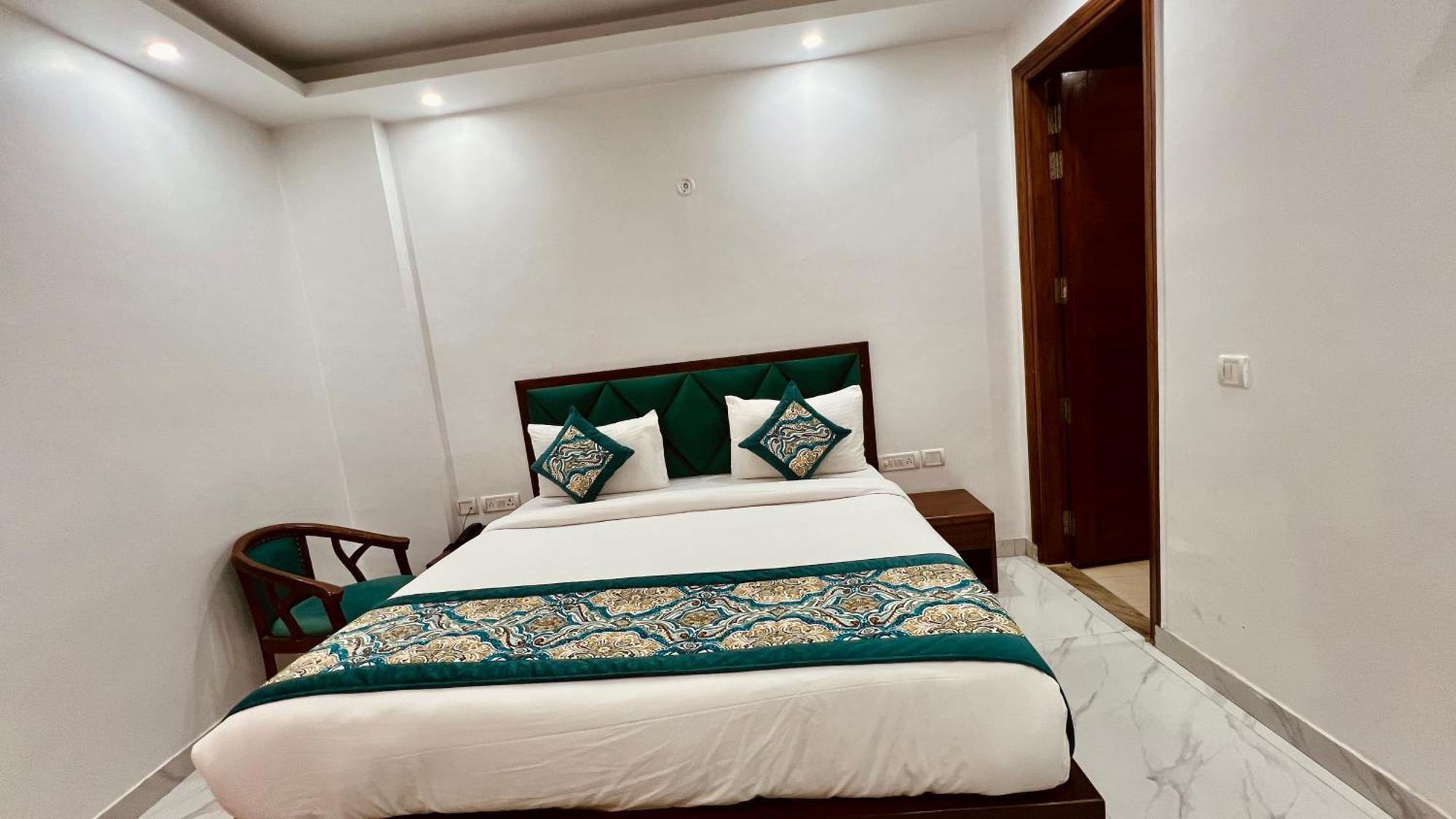 Palm View By Jmd Group New Delhi